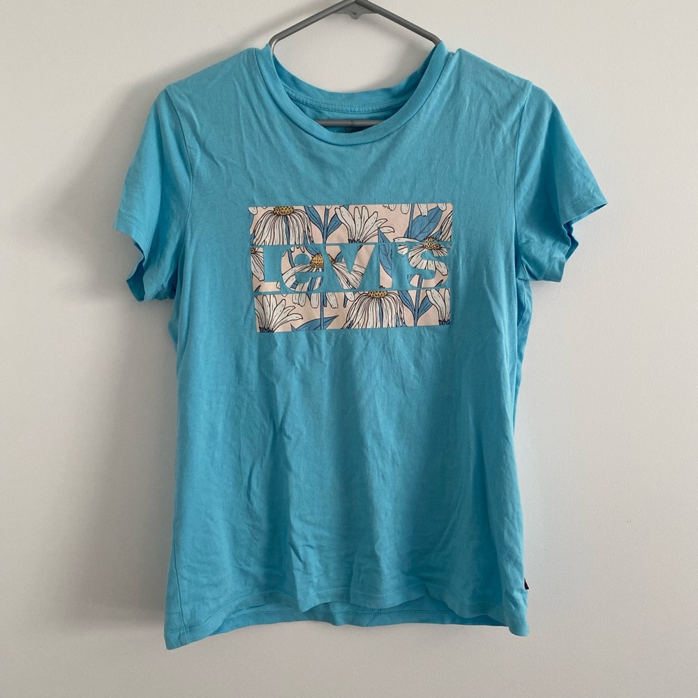 Levi’s flower t-shirt